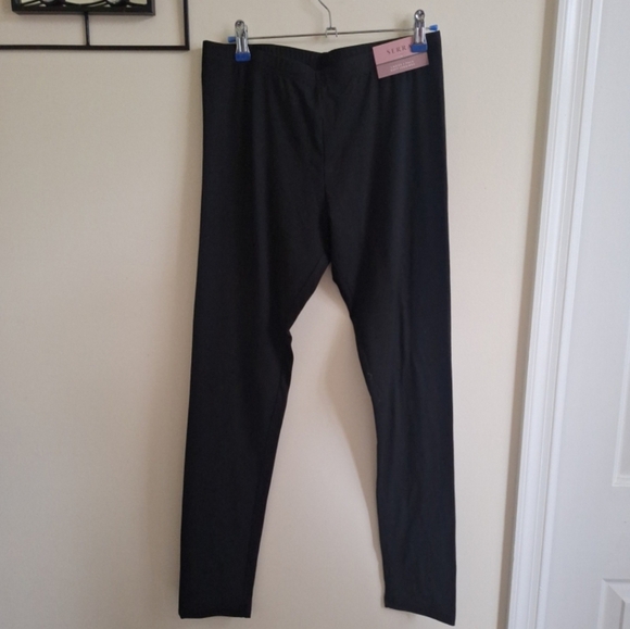 Tops and Leggings Bundle, Size Medium - Picture 7 of 12